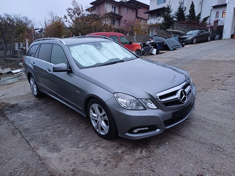 Mercedes-Benz E 220, снимка 1 - Автомобили и джипове - 47174169