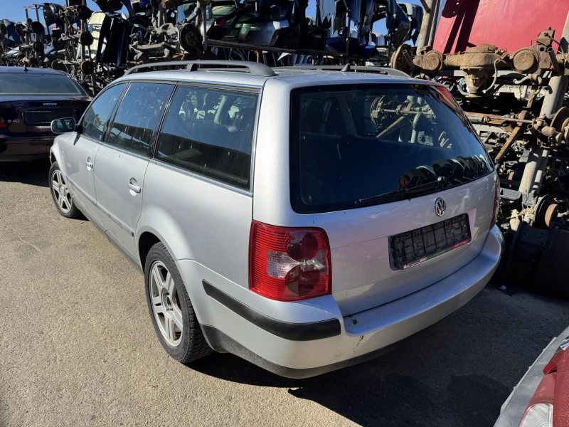 VW Passat 1.9 TDI, снимка 3 - Автомобили и джипове - 47434209