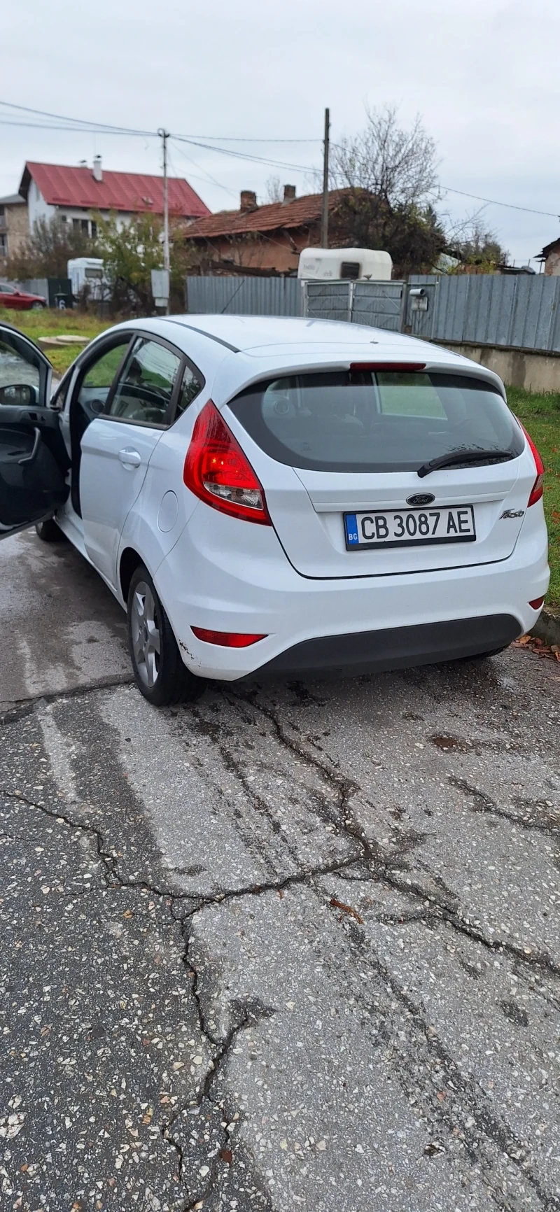 Ford Fiesta 1.4 , снимка 4 - Автомобили и джипове - 49472322