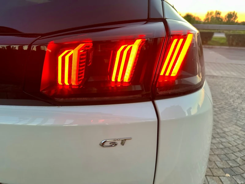 Peugeot 5008 7 места  Автомат 8скорости, снимка 15 - Автомобили и джипове - 51737563