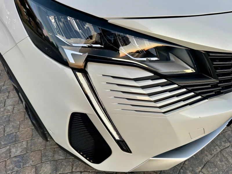 Peugeot 5008 7 места  Автомат 8скорости, снимка 16 - Автомобили и джипове - 51737563