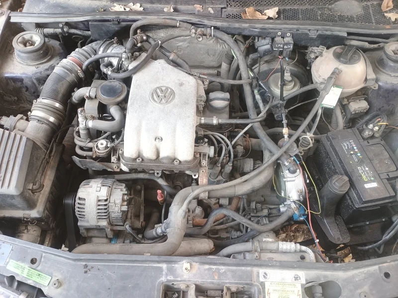 VW Golf 1, 6i 101 к с, снимка 16 - Автомобили и джипове - 52269718