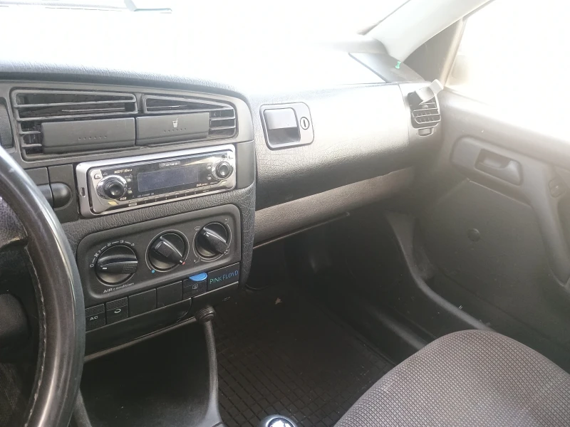 VW Golf 1, 6i 101 к с, снимка 13 - Автомобили и джипове - 52269718