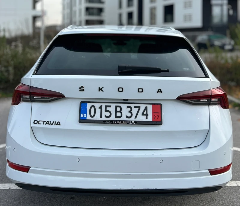 Skoda Octavia 2.0* TDI* DISTRONIC* FULL LED* PANORAMA, снимка 9 - Автомобили и джипове - 52629772
