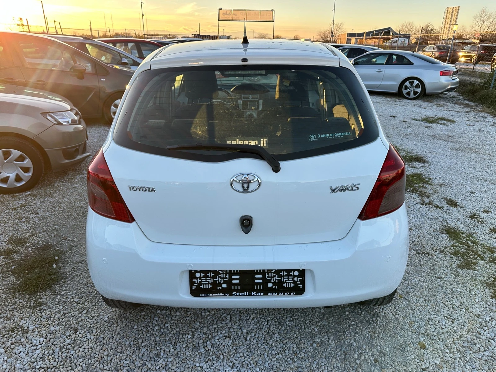 Toyota Yaris 1.0i - изображение 6