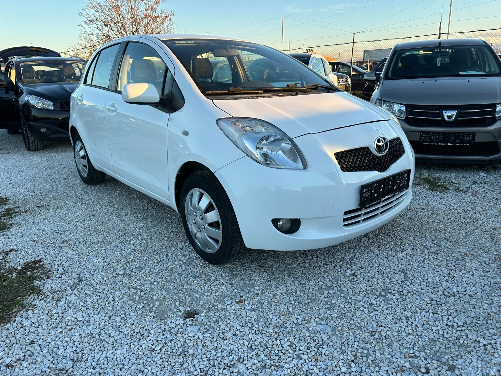 Toyota Yaris 1.0i - изображение 7