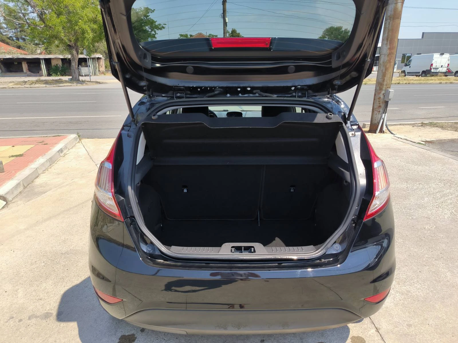 Ford Fiesta 1.5d-Euro-6B | Mobile.bg — изображение 11