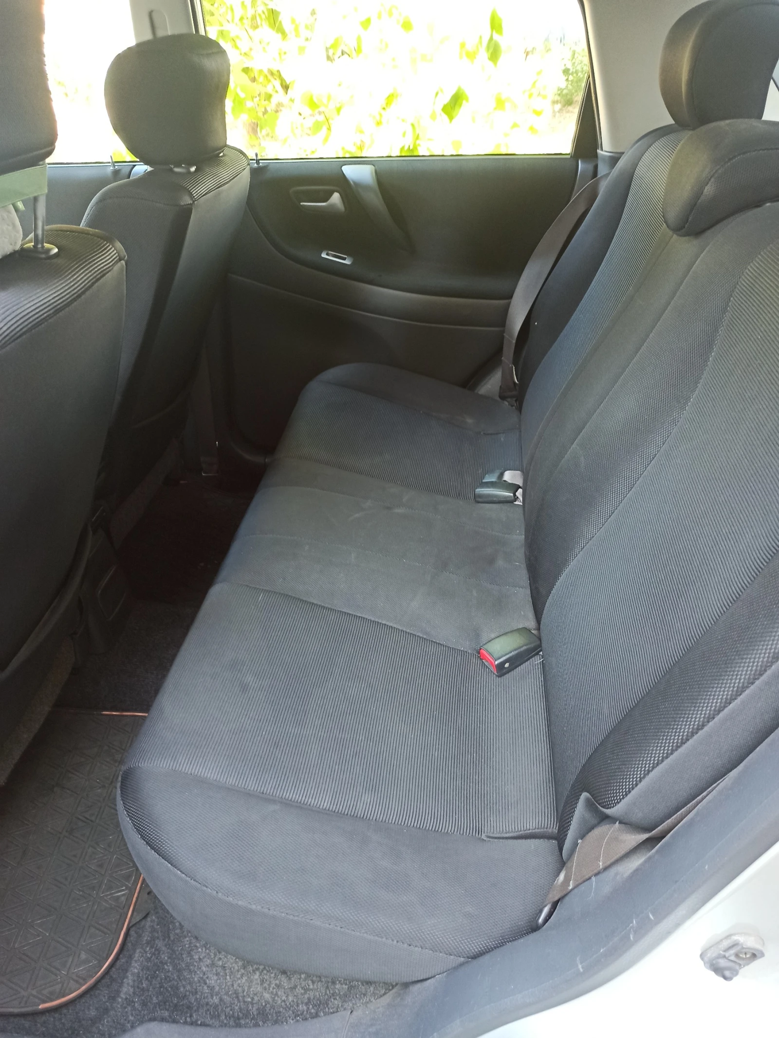 Suzuki Liana | Mobile.bg — изображение 11