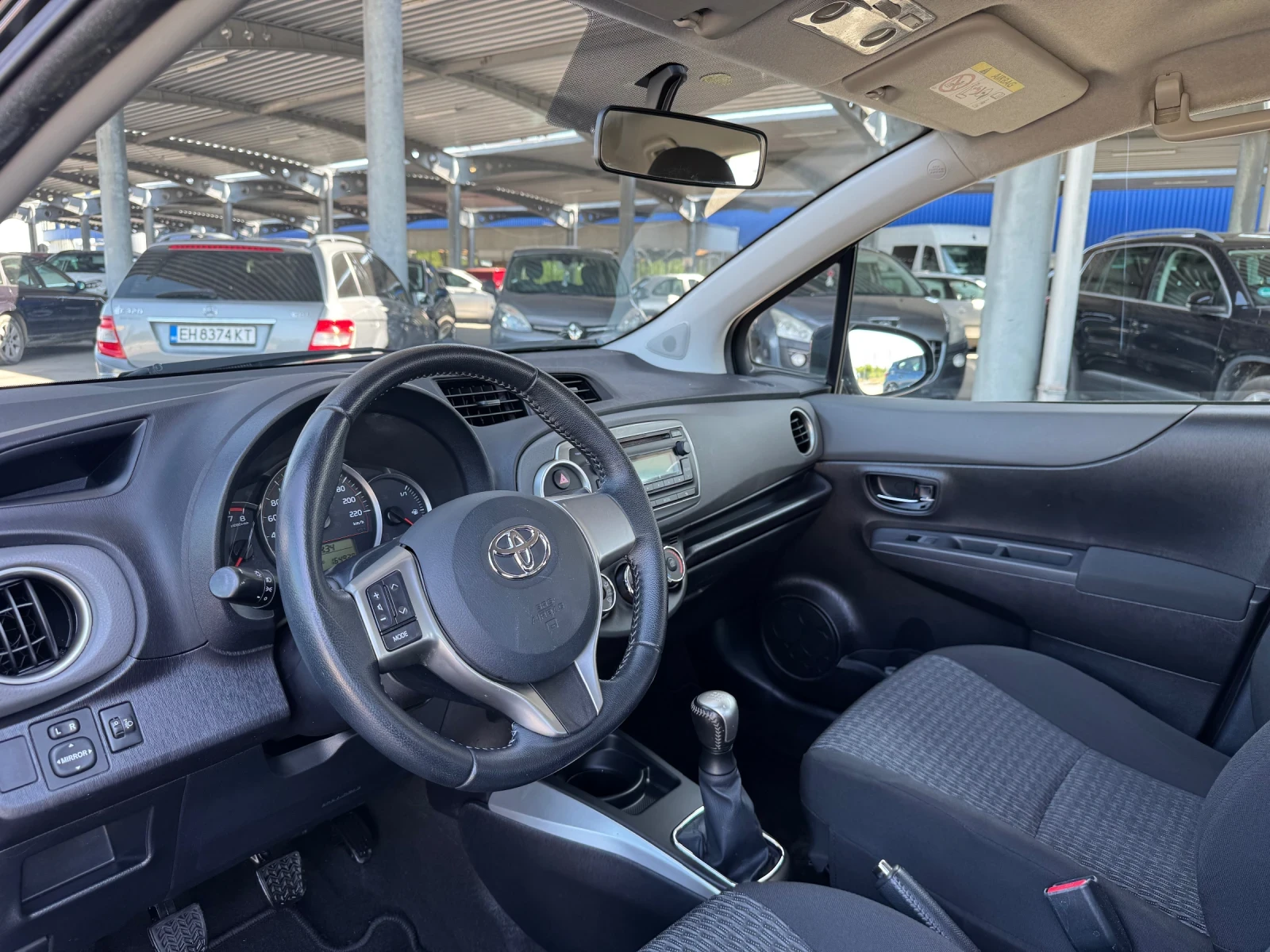 Toyota Yaris 1.0VVTI-70kc - изображение 9