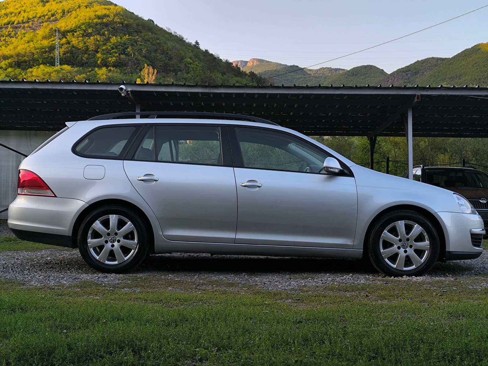 VW Golf 1.9TDI-105кс-КЛИМАТРОНИК-BLUEMOTION- - изображение 2