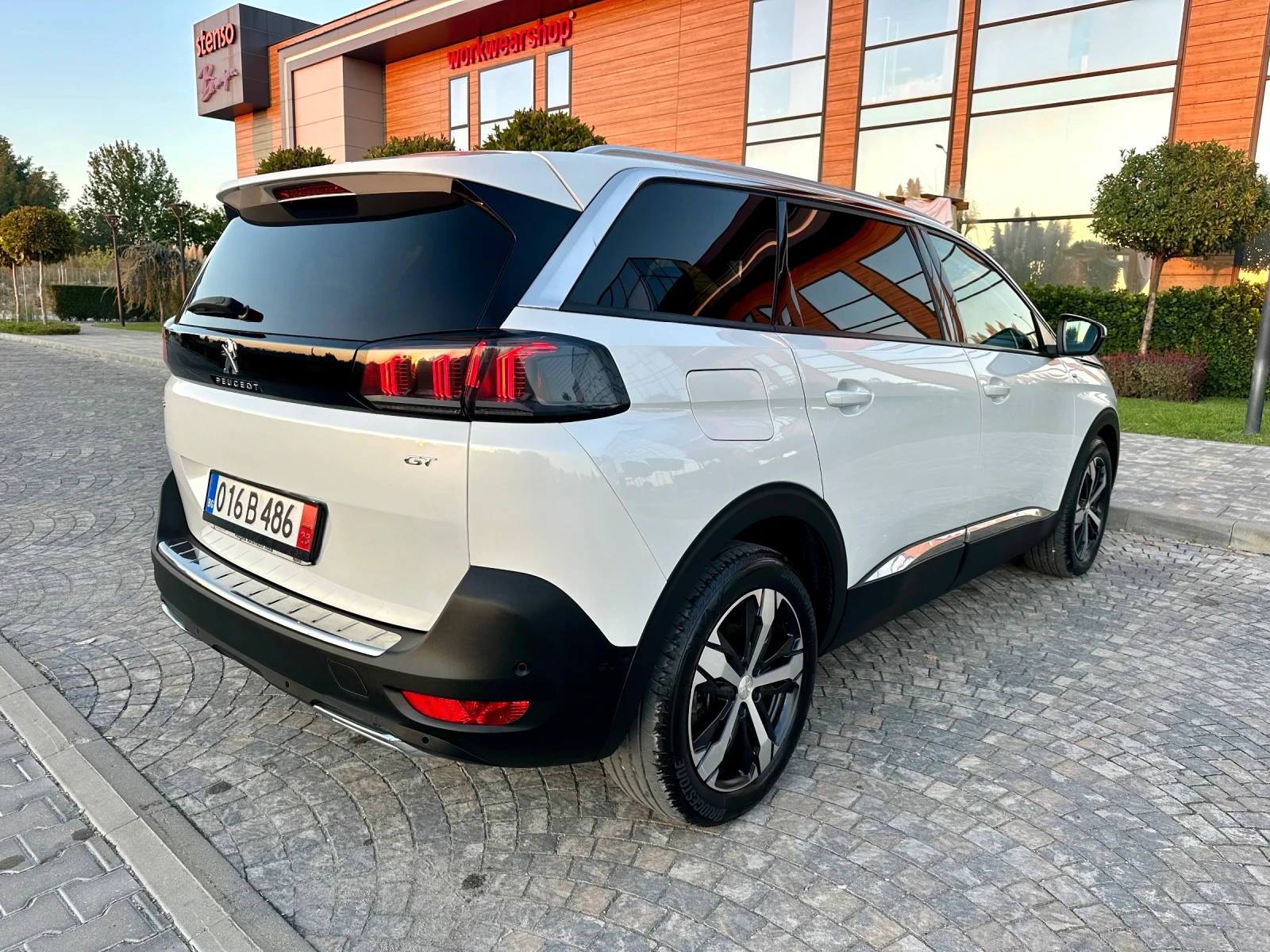Peugeot 5008 7 места  Автомат 8скорости - изображение 3