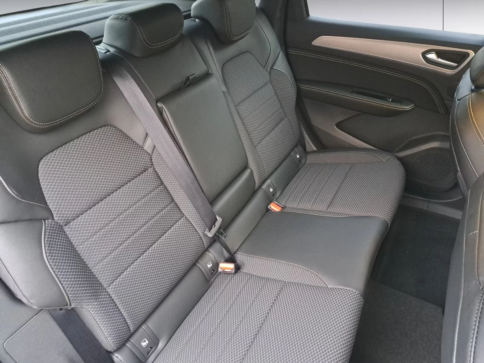 Renault Arkana TECHNO/143HP/CAM/NAVI/LED/KLESS/CPLAY/AMBI/510g | Mobile.bg   13