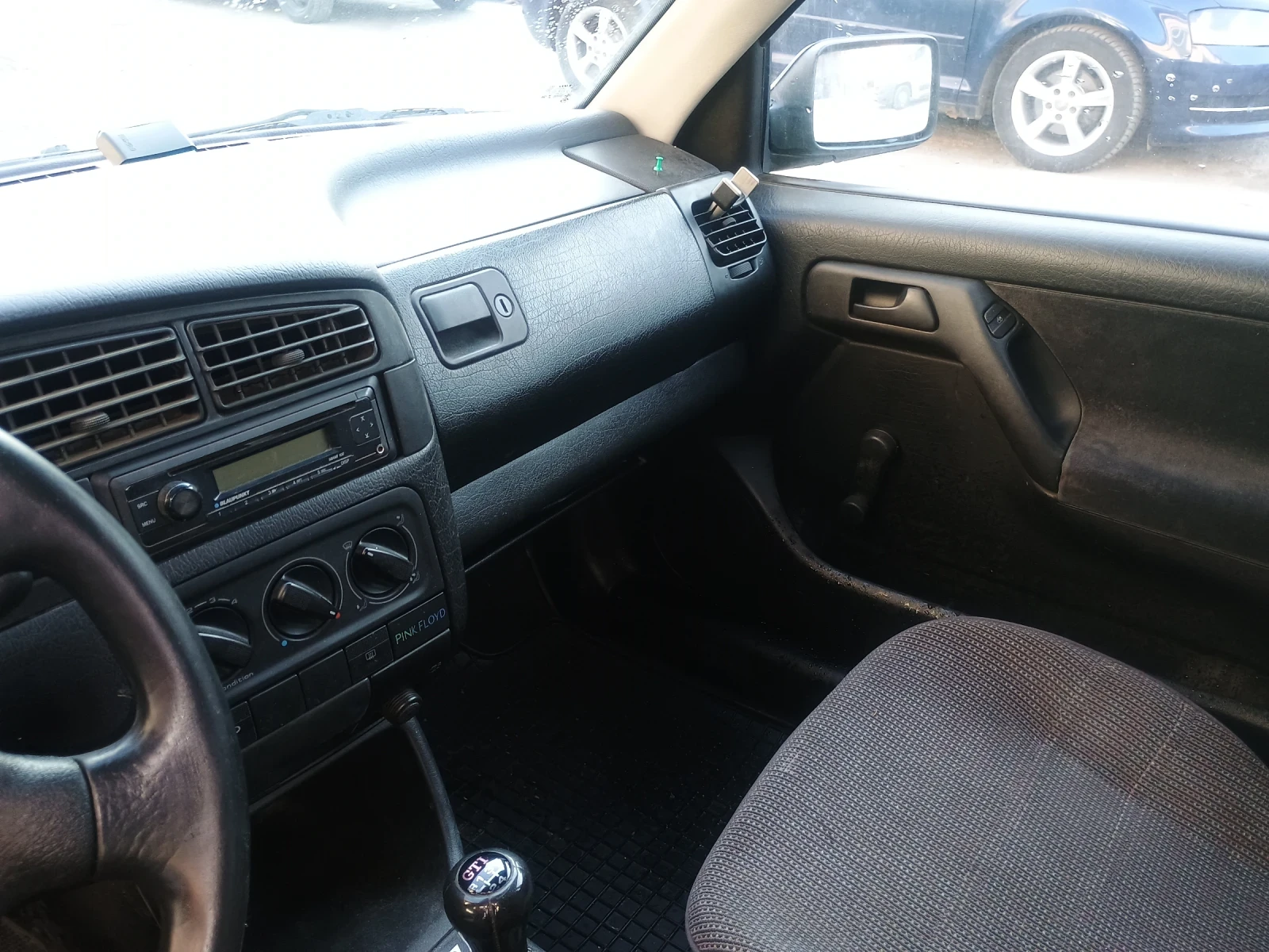 VW Golf 1, 6i 101 к с, снимка 13 - Автомобили и джипове - 52269718