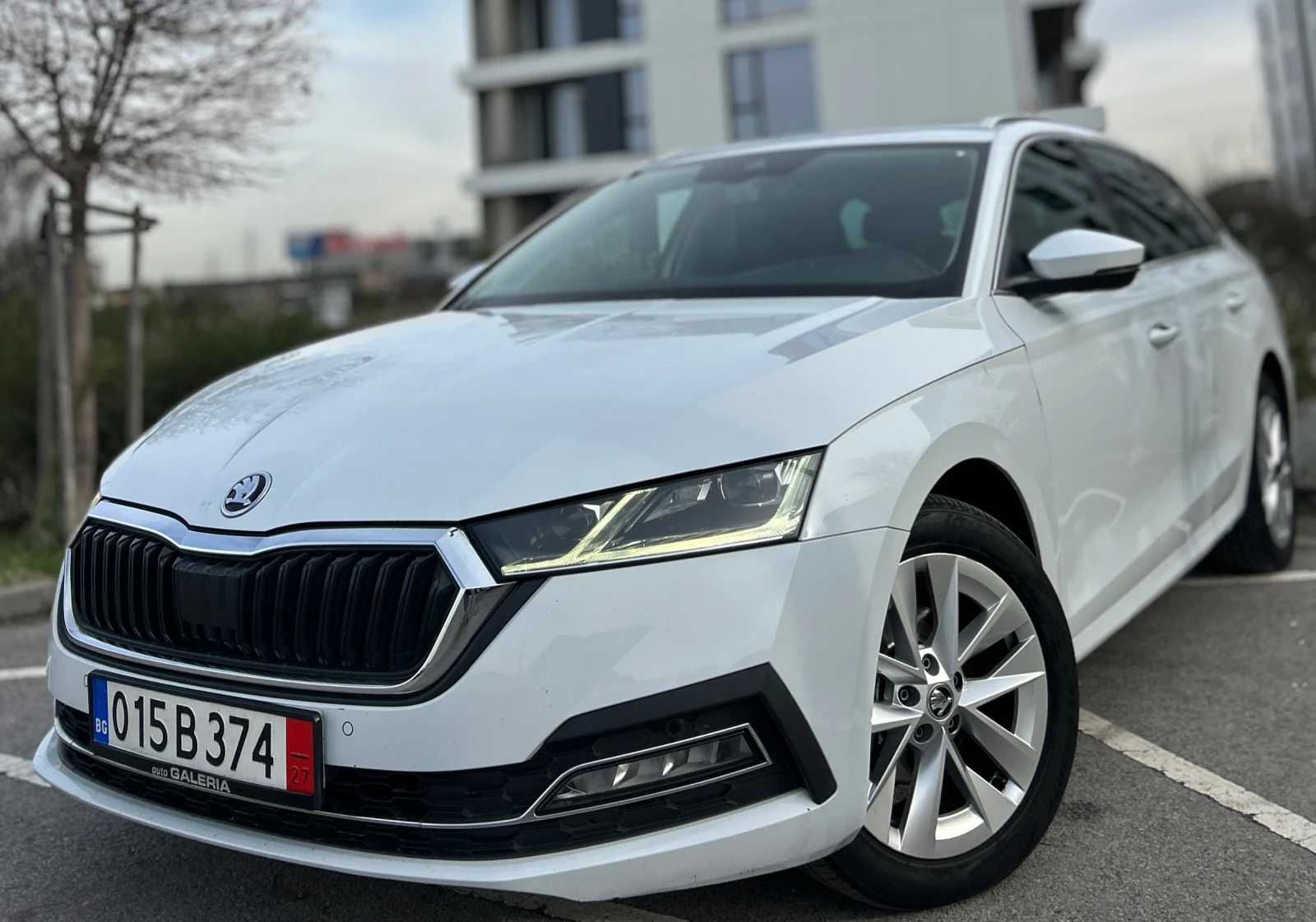 Skoda Octavia 2.0* TDI* DISTRONIC* FULL LED* PANORAMA - изображение 5