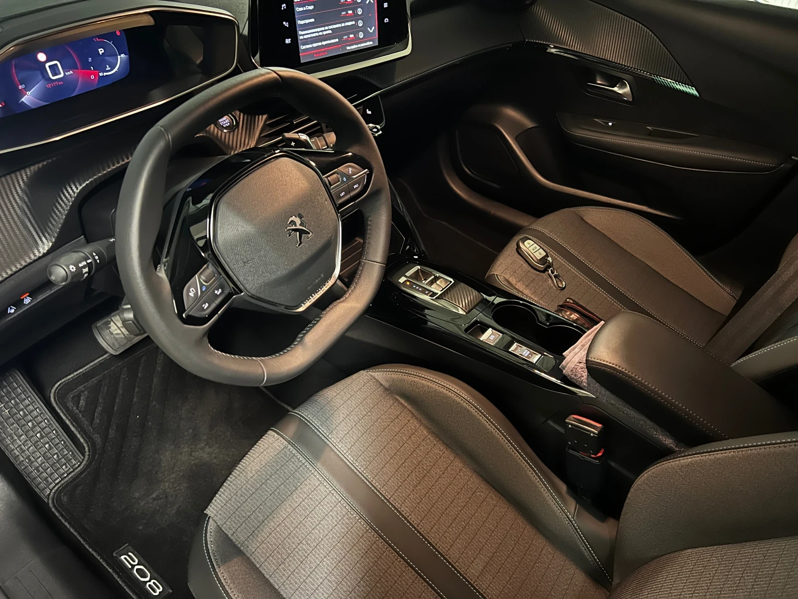 Peugeot 208  - изображение 7