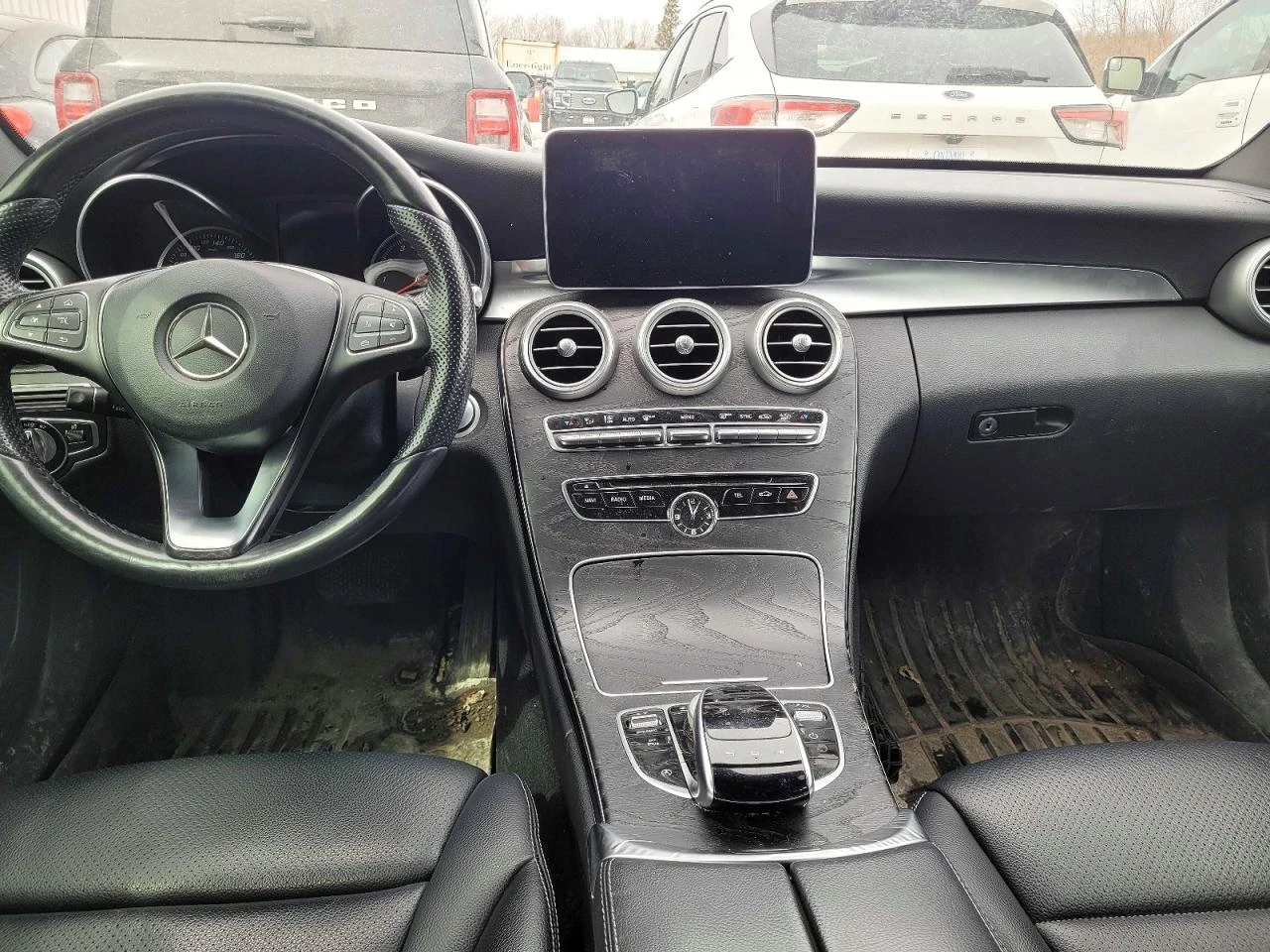 Mercedes-Benz C 300 Luxury 4MATIC, снимка 9 - Автомобили и джипове - 54175396