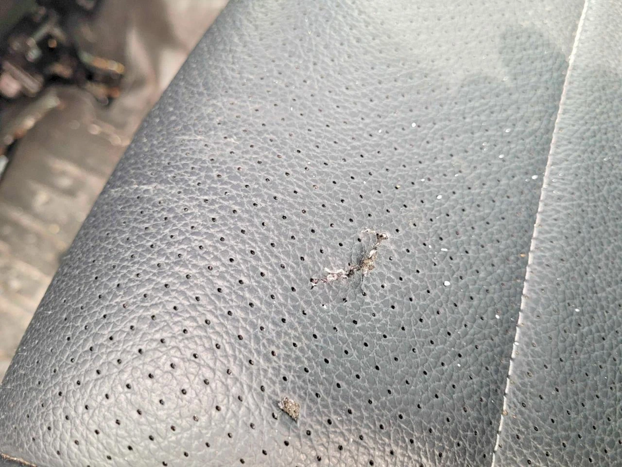 Mercedes-Benz C 300 Luxury 4MATIC, снимка 11 - Автомобили и джипове - 54175396