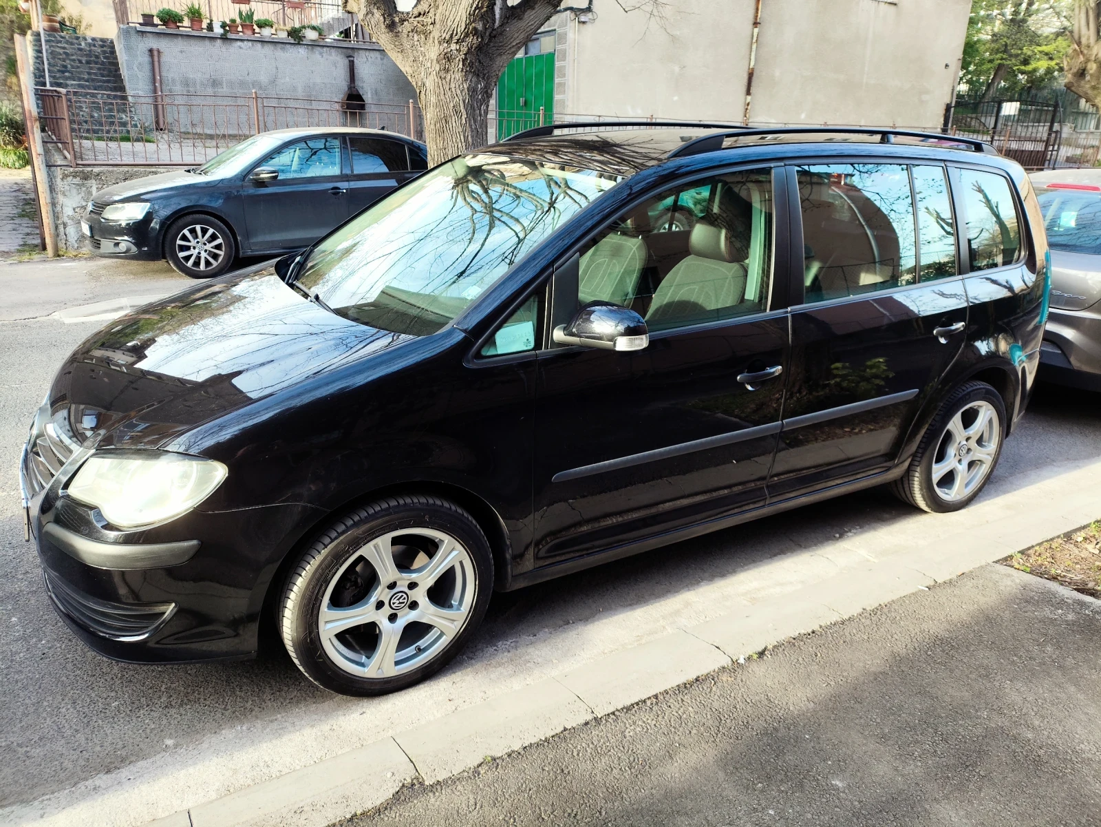 VW Touran 1.6i LPG, снимка 3 - Автомобили и джипове - 54231096