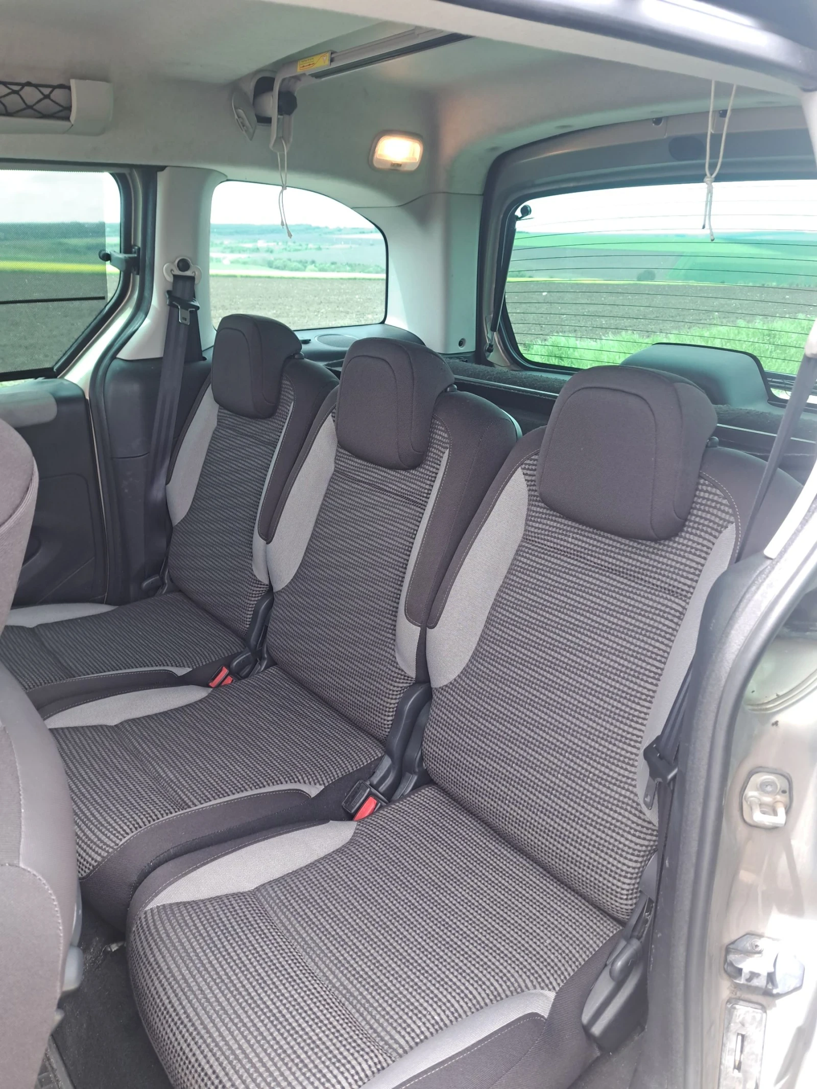 Peugeot Partner 1.6HDI, снимка 6 - Автомобили и джипове - 54622699