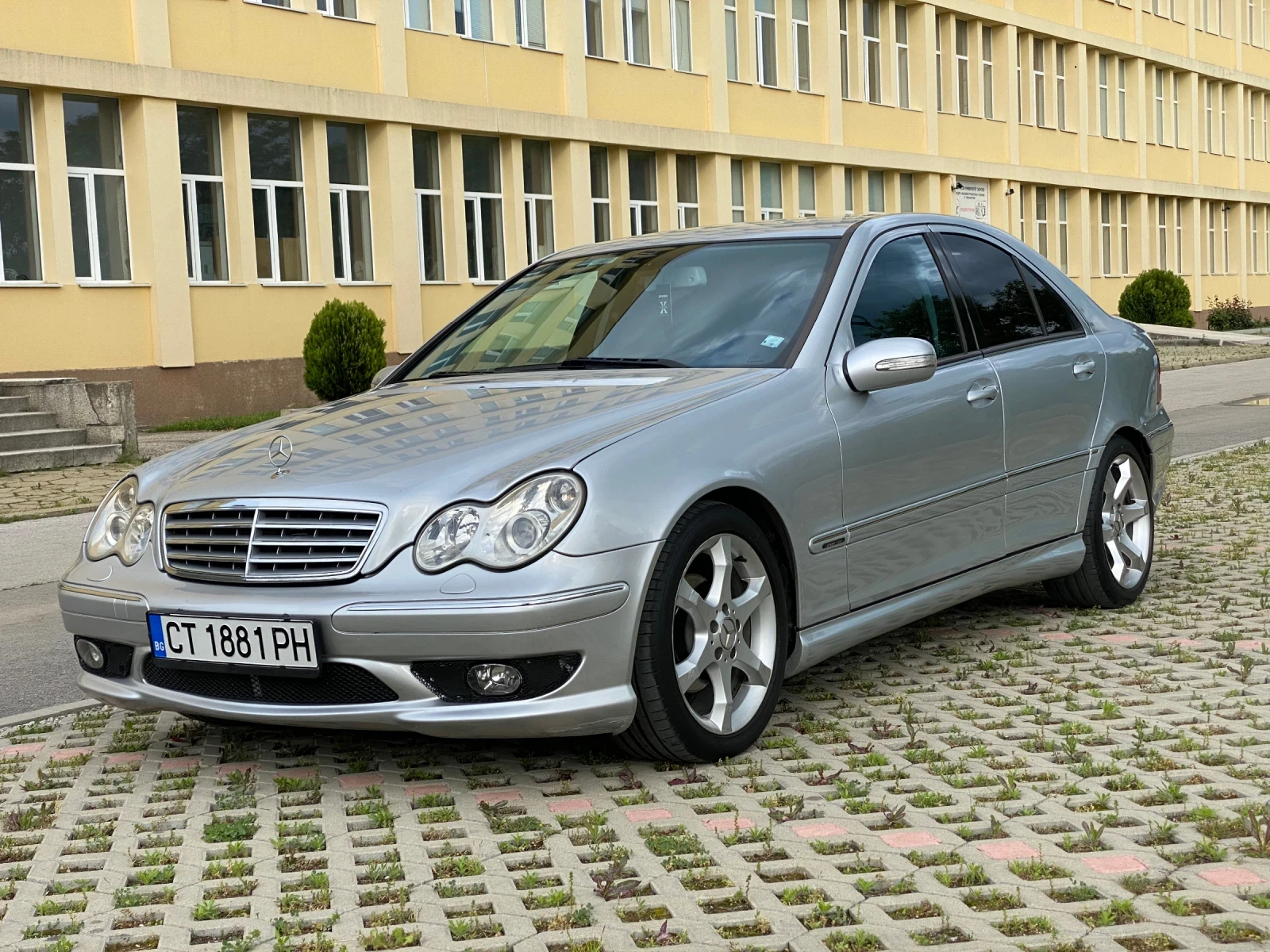 Mercedes-Benz C 200 CDI SPORTedition с AMG пакет заводски, снимка 7 - Автомобили и джипове - 54807169