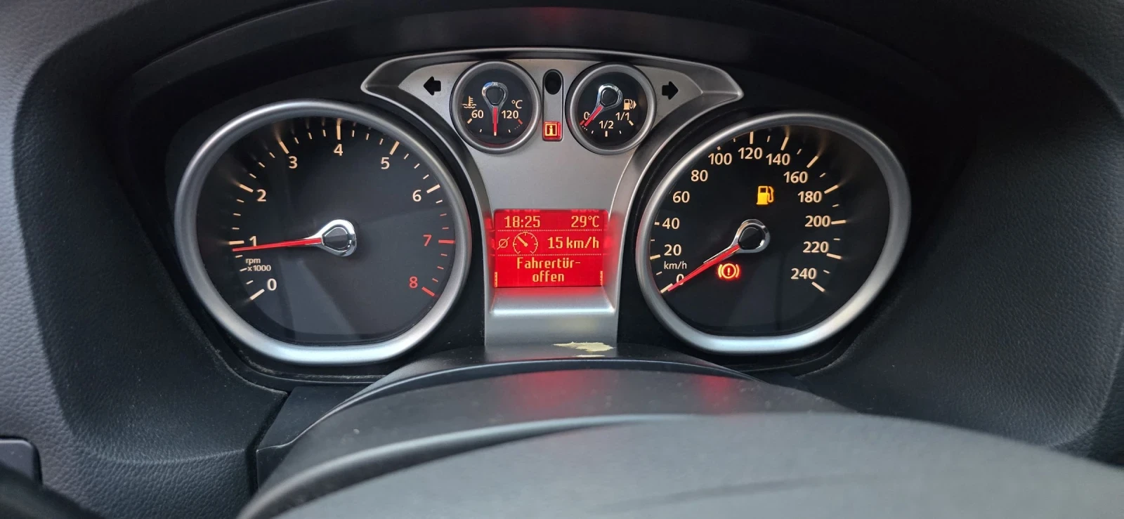 Ford Focus 1.6i, 170х.км, снимка 14 - Автомобили и джипове - 54863539