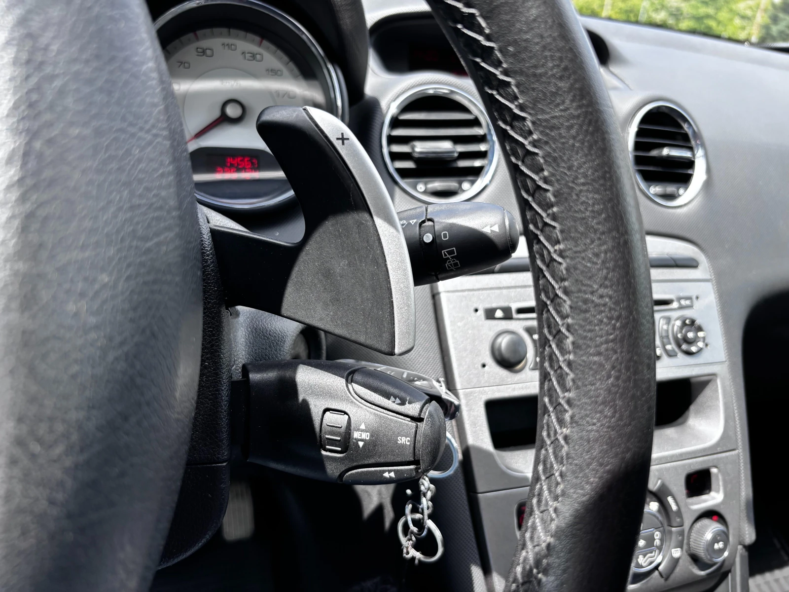 Peugeot 308 1.6 HDI AUTO, снимка 10 - Автомобили и джипове - 54944048