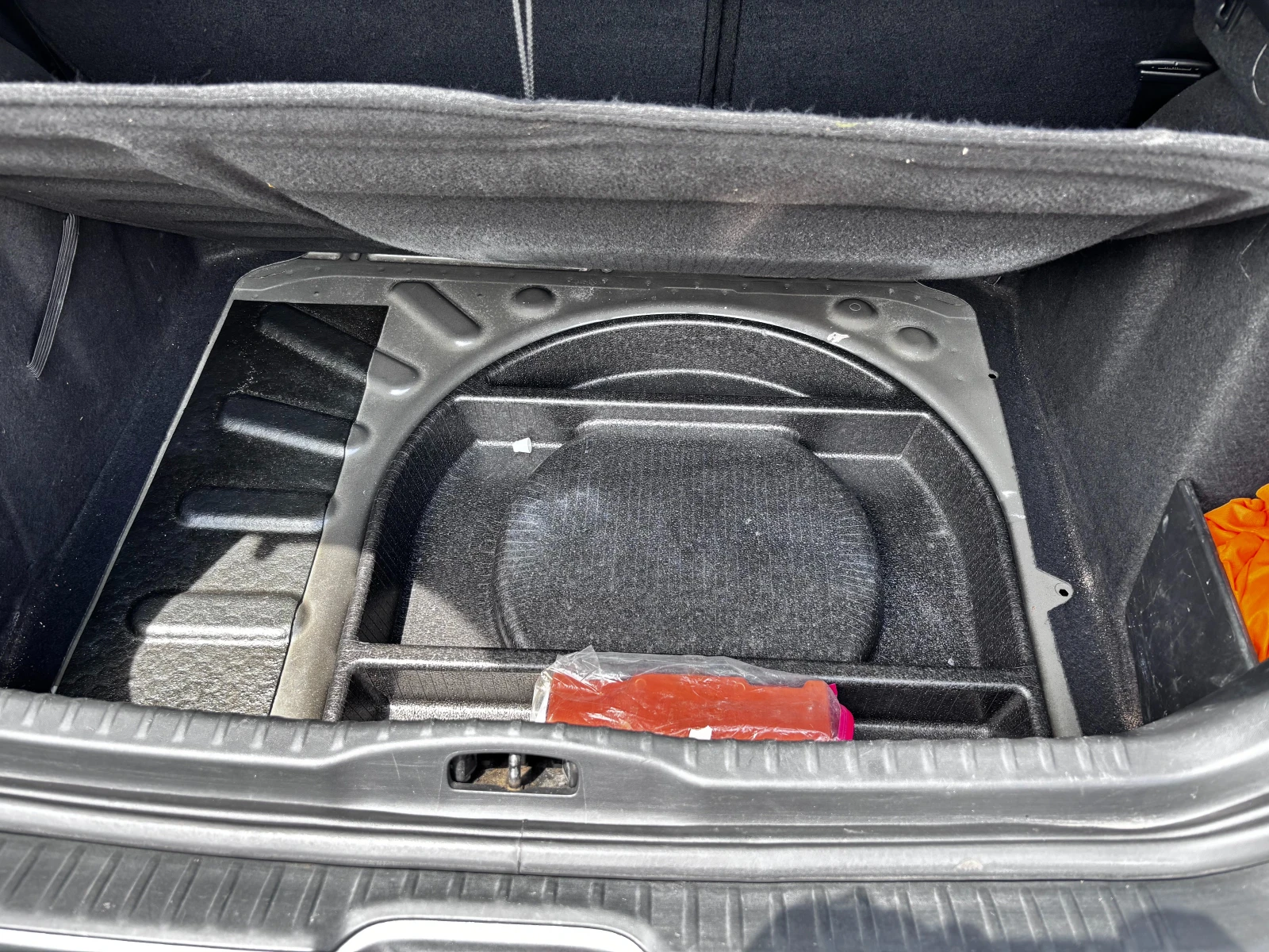 Peugeot 308 1.6 HDI AUTO, снимка 13 - Автомобили и джипове - 54944048
