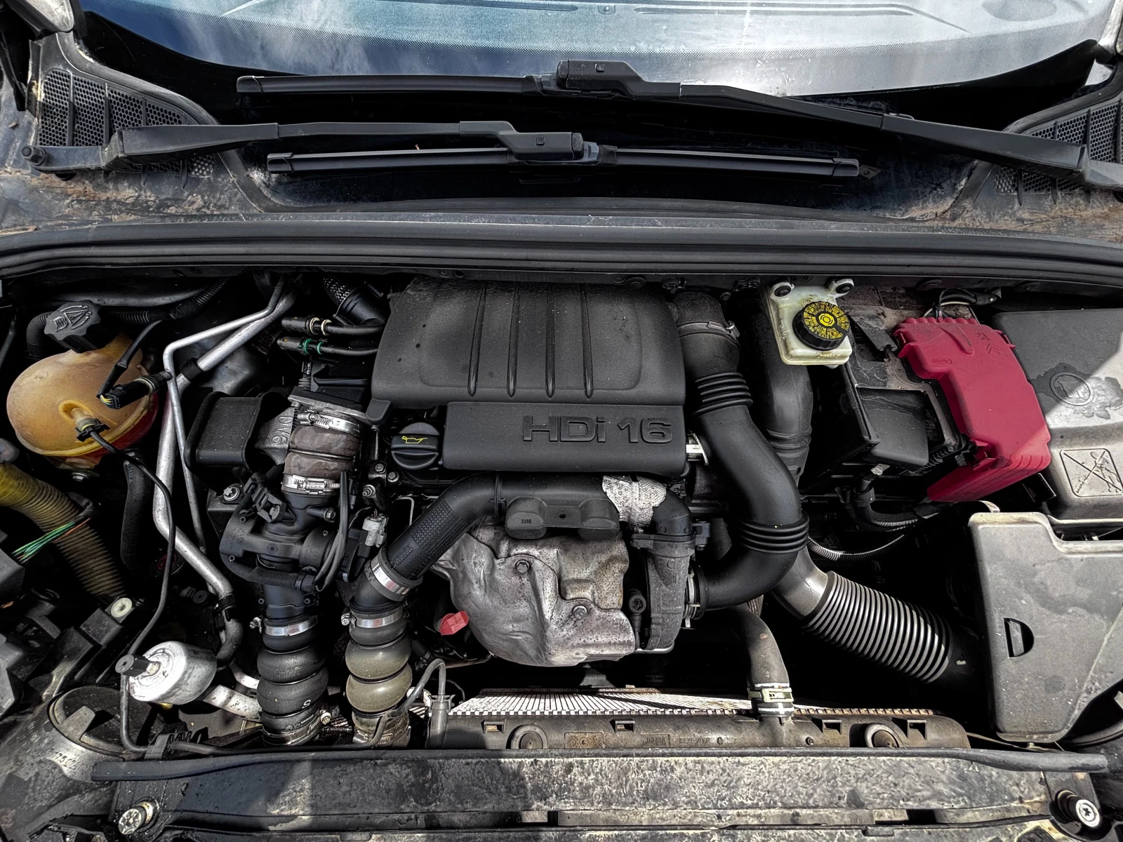 Peugeot 308 1.6 HDI AUTO, снимка 14 - Автомобили и джипове - 54944048