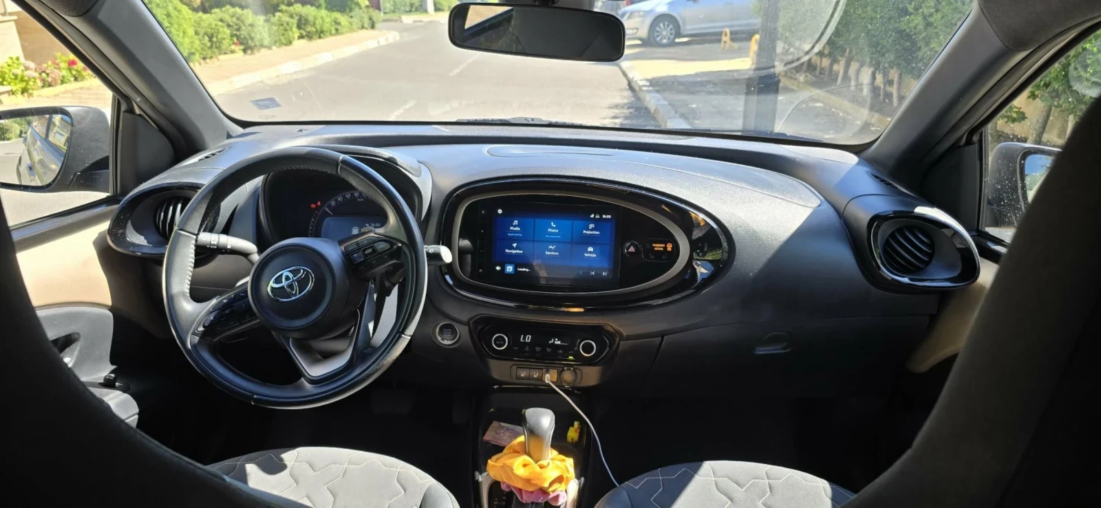 Toyota Aygo AygoX, снимка 10 - Автомобили и джипове - 54962440