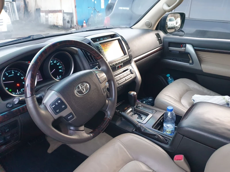 Toyota Land cruiser 5700бензин + газ, снимка 14 - Автомобили и джипове - 53065744