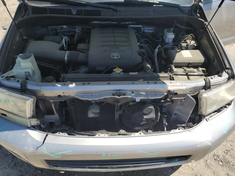 Toyota Sequoia PLATINUM 4X4 - 33000 лв. - 75154570 | Car24.bg
