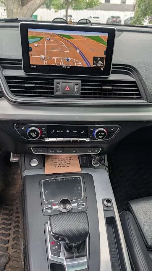 Audi Q5 * Progressiv * CARFAX * ЦЕНА ДО БГ, снимка 17 - Автомобили и джипове - 55646239