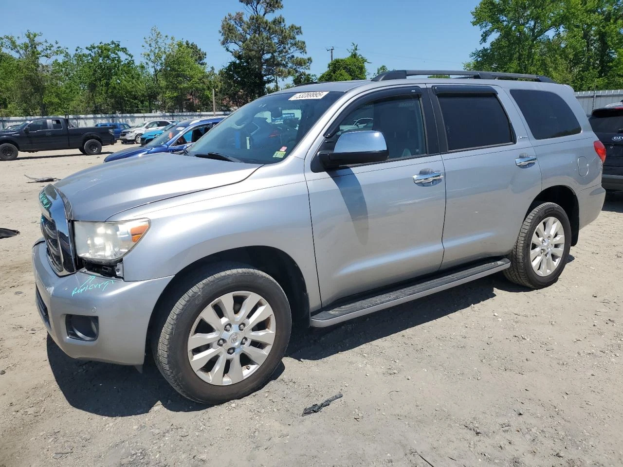 Toyota Sequoia PLATINUM 4X4 - изображение 2
