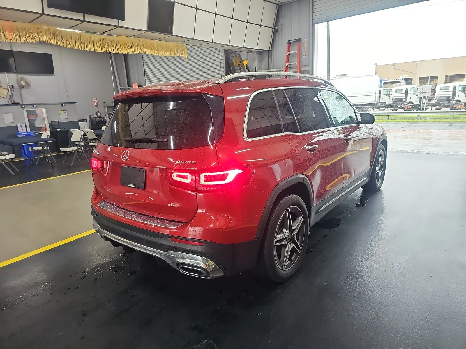 Mercedes-Benz GLB 250* 4MATIC* AMG-PACK* KEYLESS* ПОДГРЕВИ* BURMESTE - изображение 6