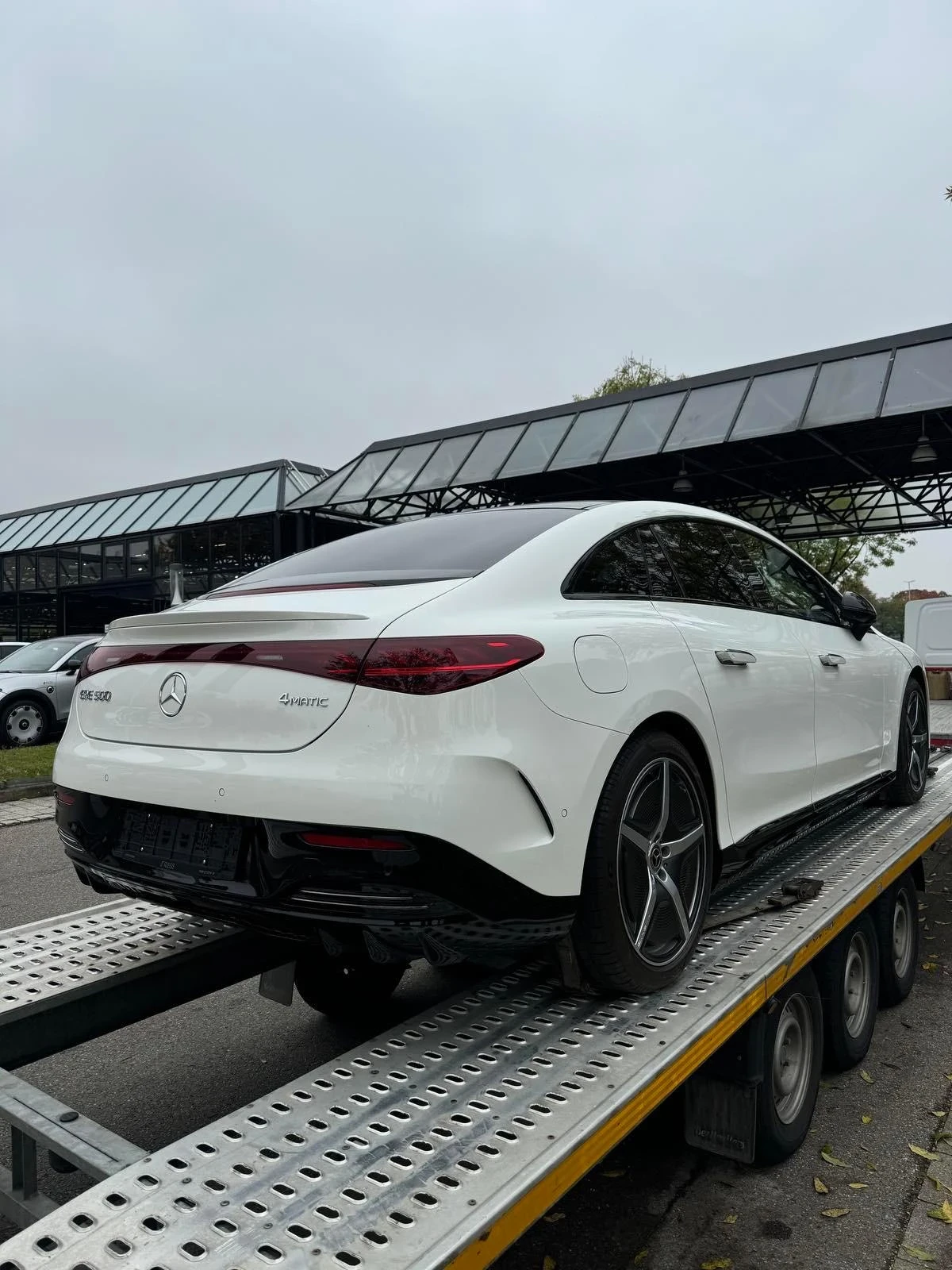 Mercedes-Benz EQE 500* 4MATIC* AMG* HYPER* PANO* BURMESTER - изображение 5