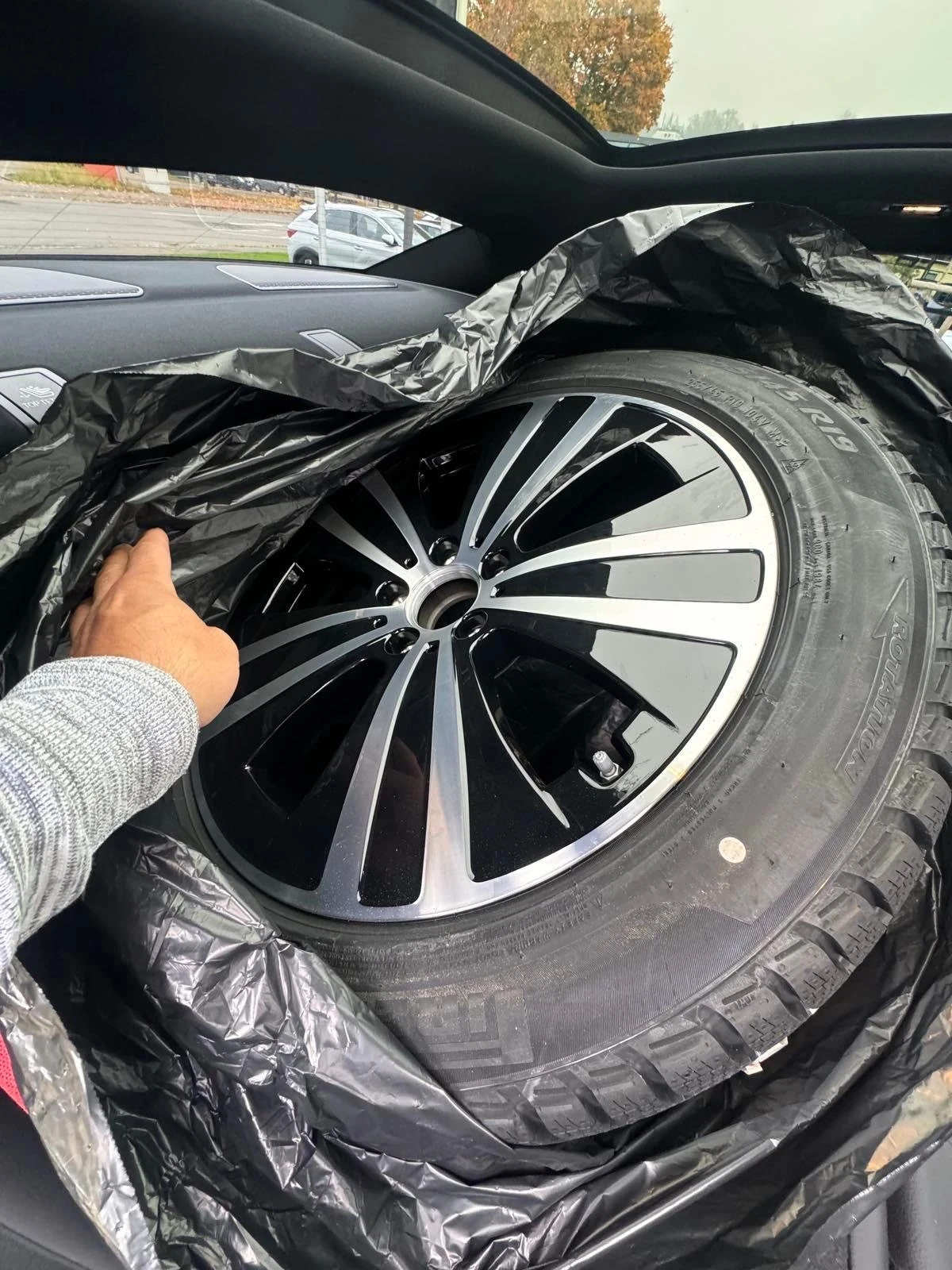 Mercedes-Benz EQE 500* 4MATIC* AMG* HYPER* PANO* BURMESTER - изображение 6