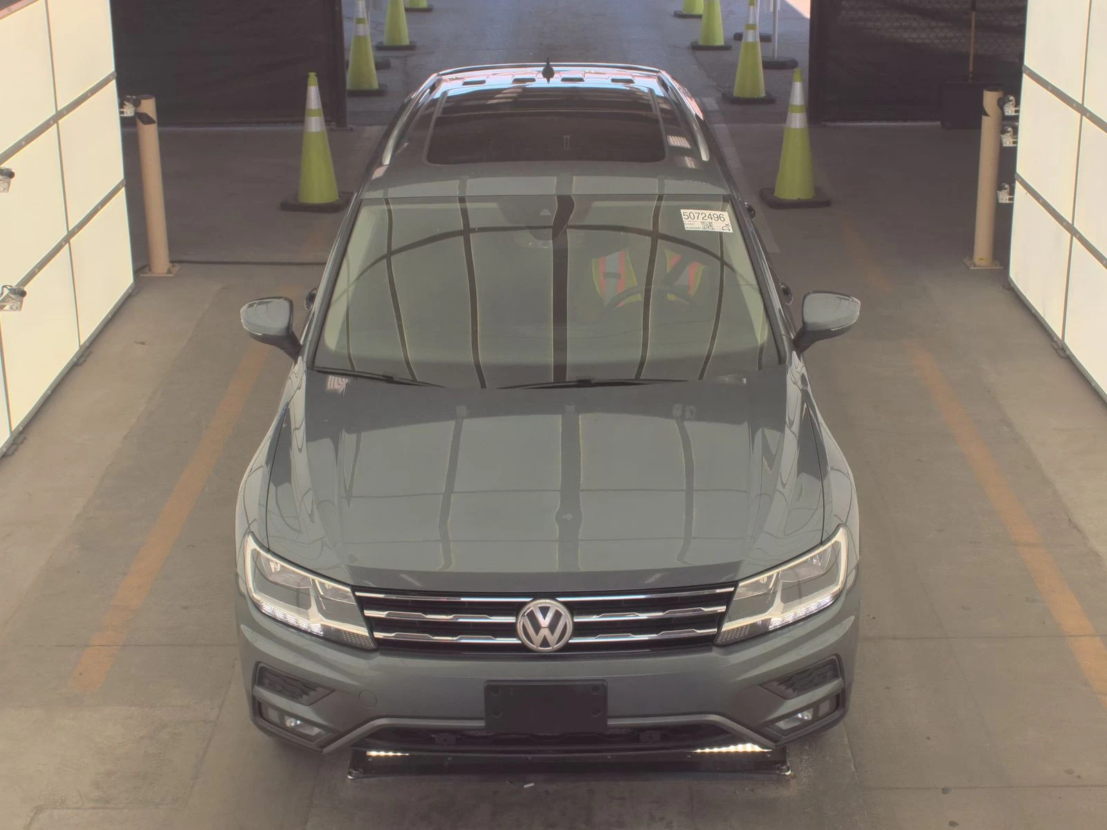 VW Tiguan SEL, снимка 2 - Автомобили и джипове - 53712893