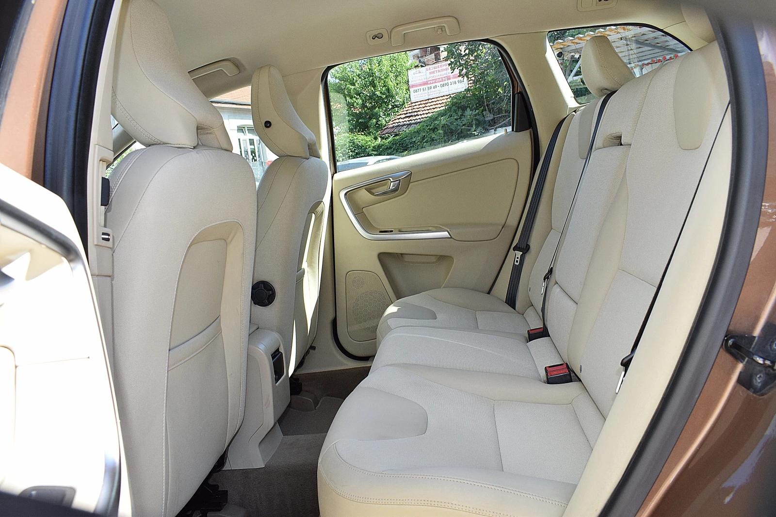 Volvo XC60 2.4/D5/205 коня/ Швейцария/Кожа/Нави/Автомат, снимка 10 - Автомобили и джипове - 55287482
