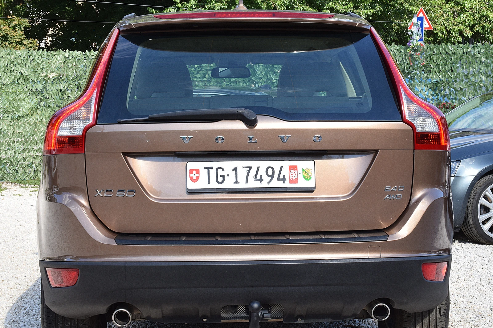 Volvo XC60 2.4/D5/205 коня/ Швейцария/Кожа/Нави/Автомат, снимка 5 - Автомобили и джипове - 55287482