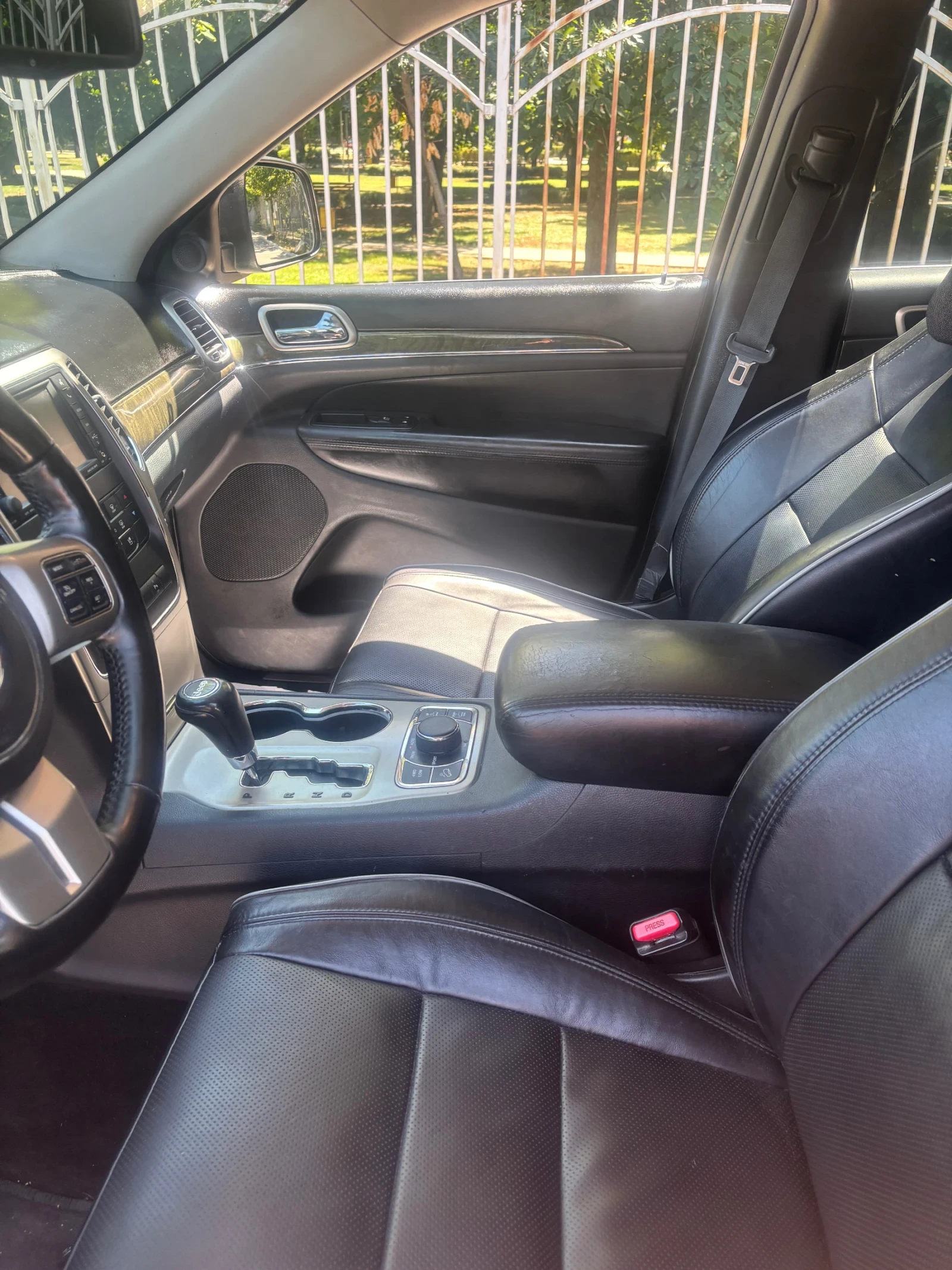 Jeep Grand cherokee Overland  гаранция 50000km, снимка 9 - Автомобили и джипове - 55510161