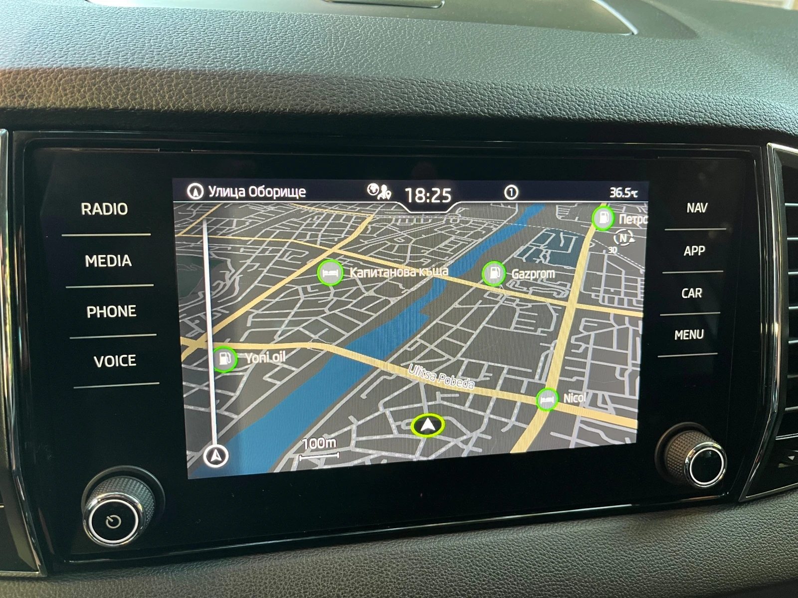 Hyundai Tucson 2.0D Автомат 4х4, снимка 15 - Автомобили и джипове - 56106120