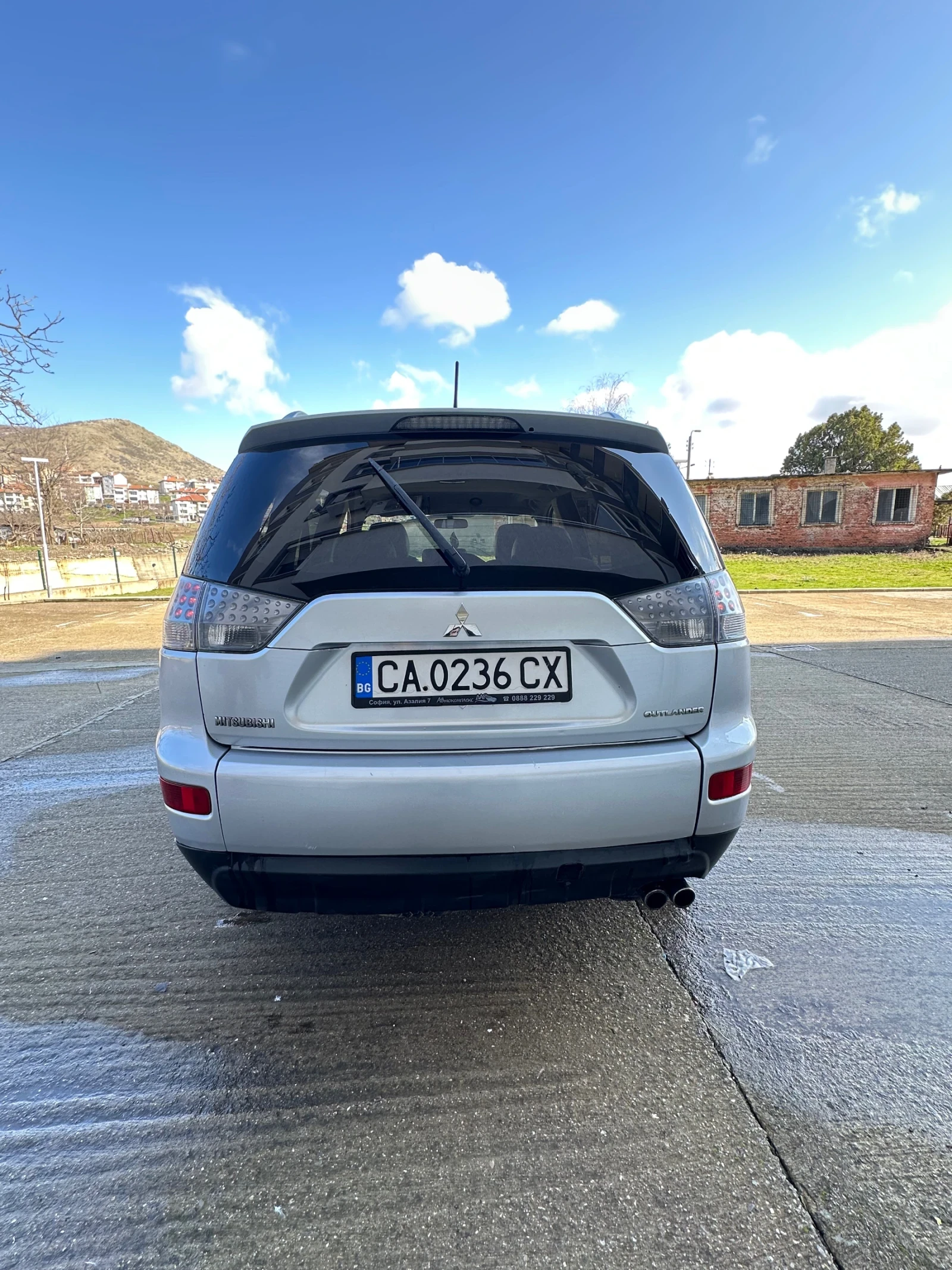 Mitsubishi Outlander 2.0 TDI 140 коня, снимка 10 - Автомобили и джипове - 56238903