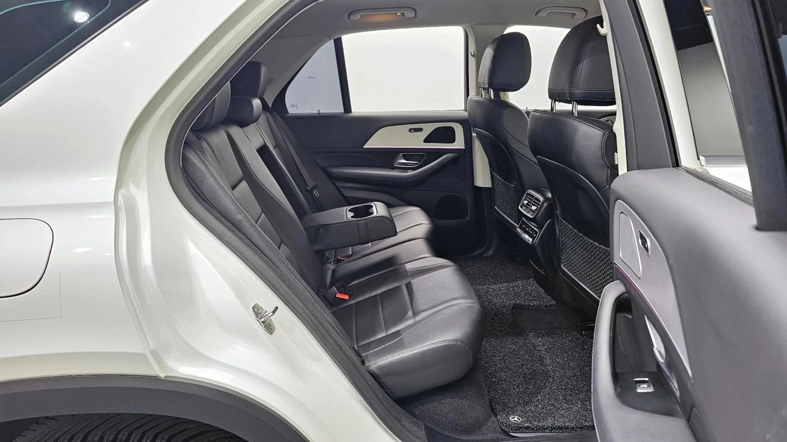 Mercedes-Benz GLE 300, снимка 9 - Автомобили и джипове - 56738314