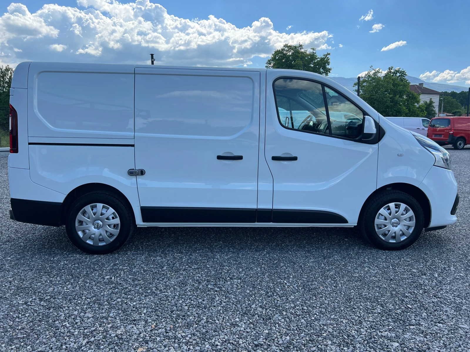 Opel Vivaro 2.0DCi 145k.c./Серв. история/160334км./3-МЕСТЕН/, снимка 6 - Бусове и автобуси - 54717521