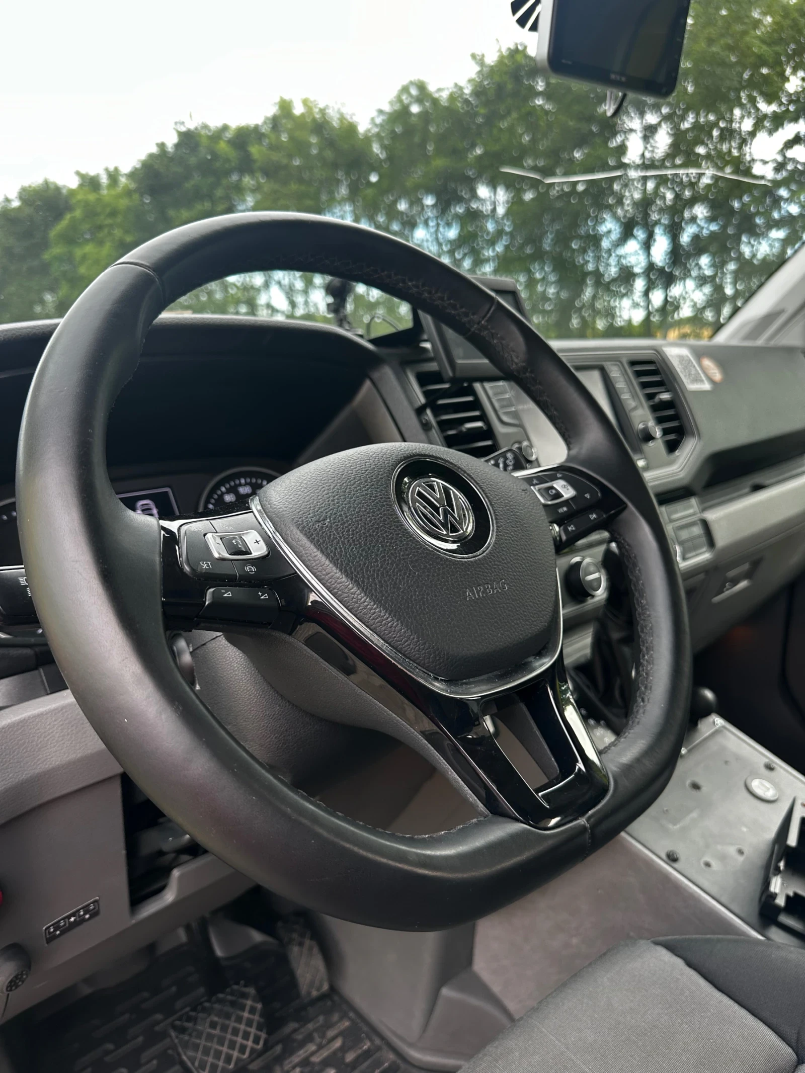 VW Crafter, снимка 13 - Бусове и автобуси - 55212645