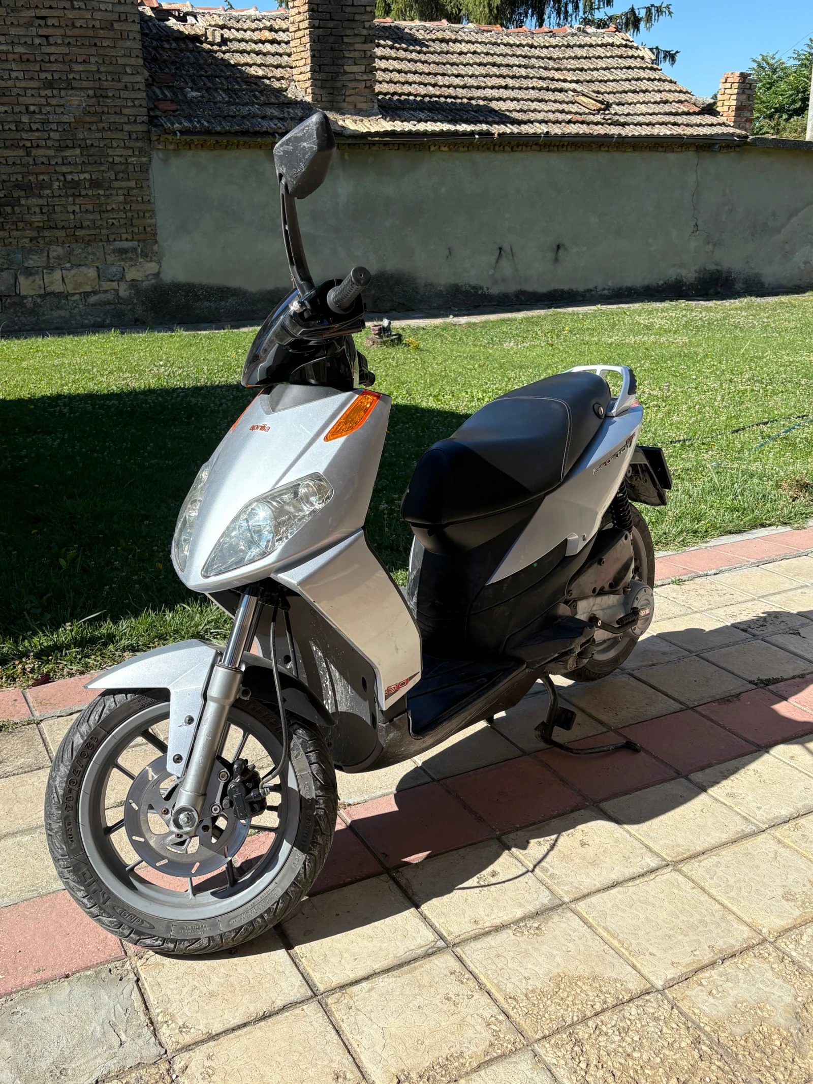 Aprilia 50 Sportcity one v4t - изображение 2