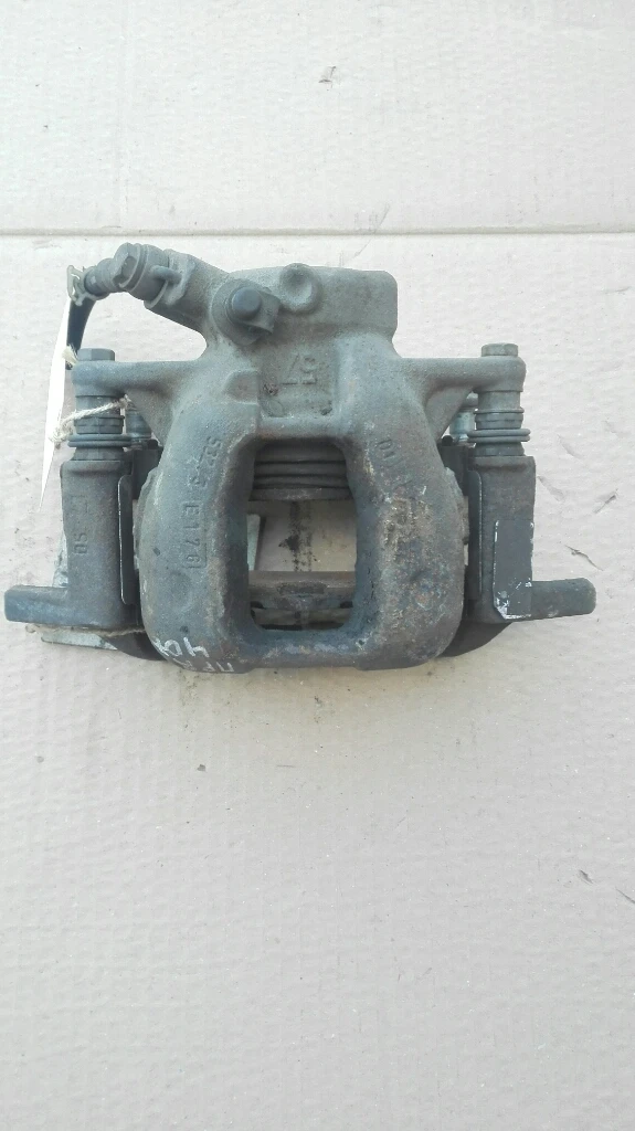 Спирачен апарат преден десен Пежо 407 2.0хди (6)