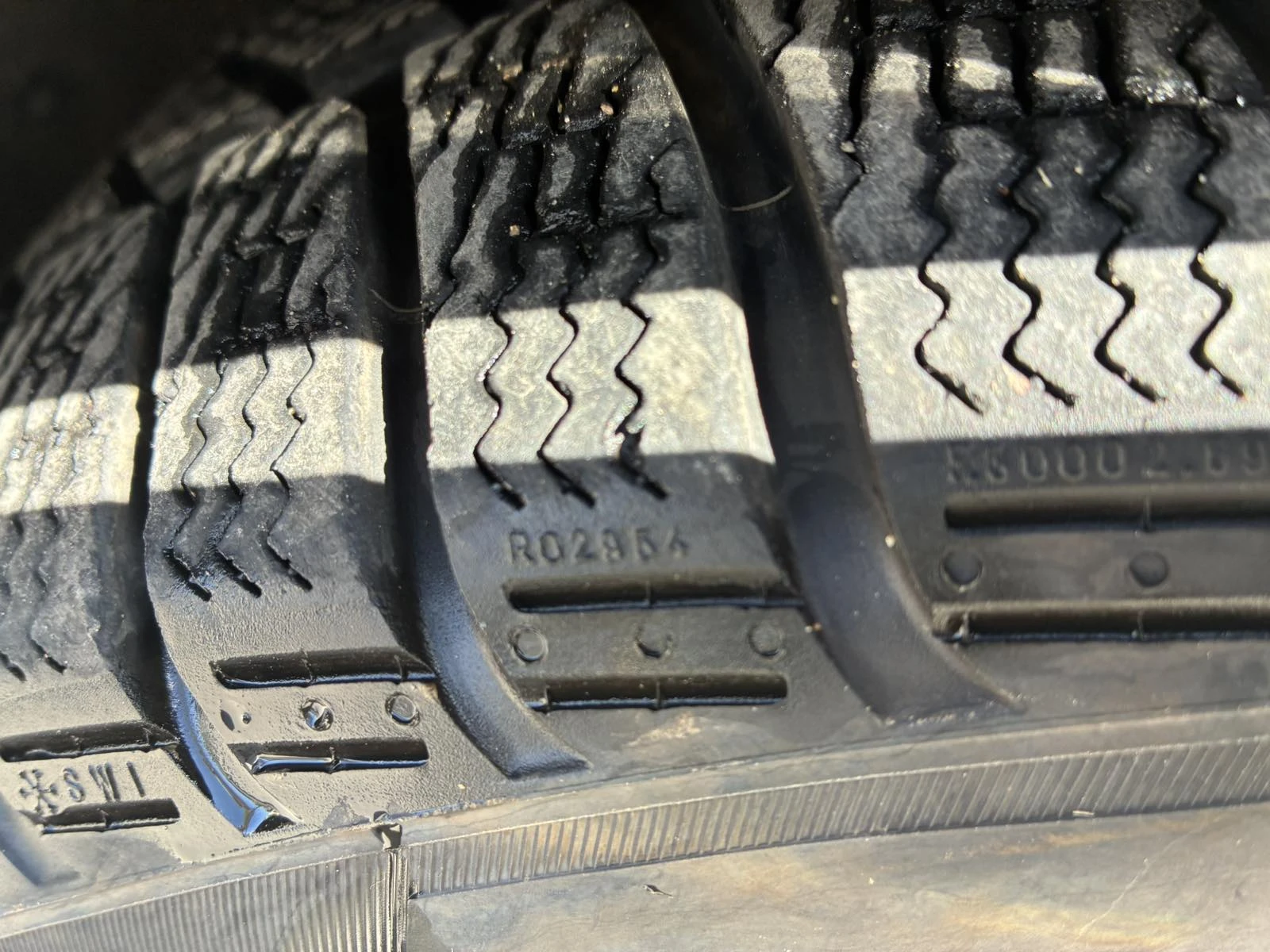 Гуми с джанти Pirelli 245/50R18, снимка 7 - Гуми и джанти - 54332136