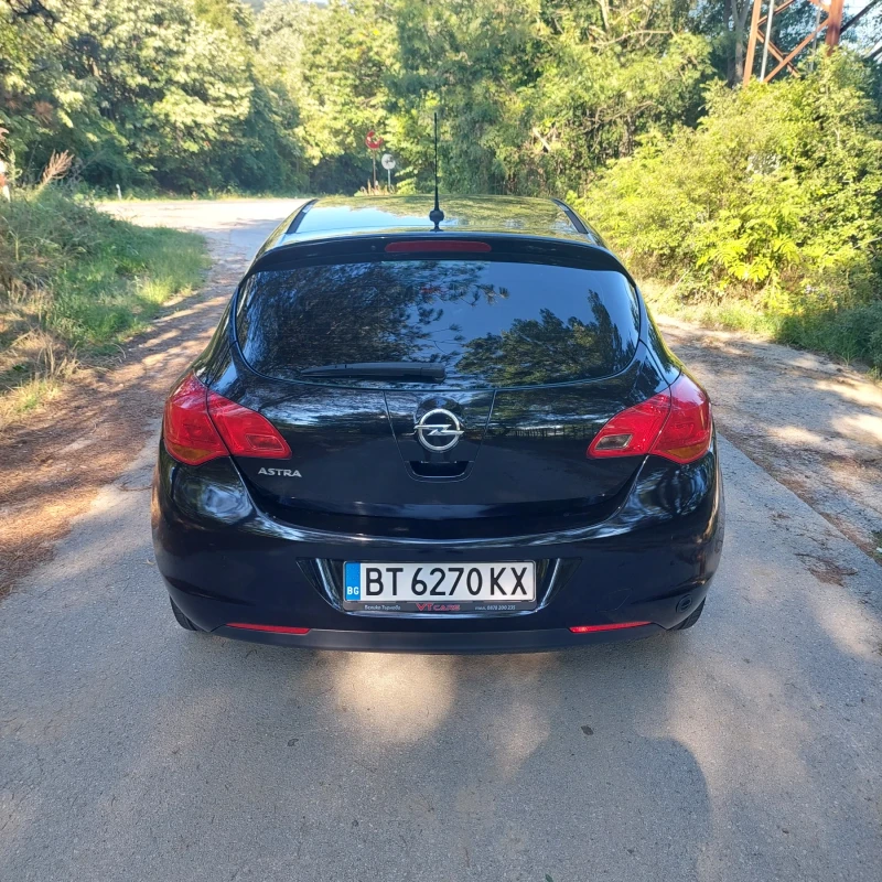 Opel Astra J, снимка 4 - Автомобили и джипове - 46953597