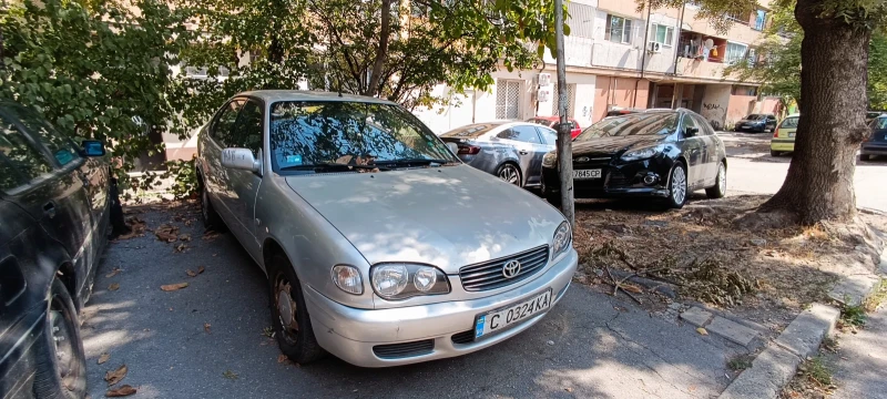 Toyota Corolla 1.6, снимка 1 - Автомобили и джипове - 47158755